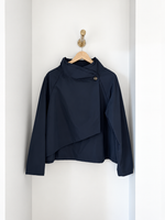 Load image into Gallery viewer, Lightweight jacket with crossed stand-up collar
