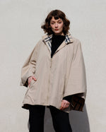 Load image into Gallery viewer, Camel &amp; Plaid Water-Repellent, Zippered SPORTYRAP
