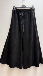 Load image into Gallery viewer, Wide flowing trousers with elasticated waistband
