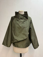 Load image into Gallery viewer, Lightweight jacket with crossed stand-up collar
