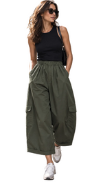 Load image into Gallery viewer, Loose pants with an elastic waistband and cargo pockets
