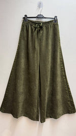 Load image into Gallery viewer, Wide flowing trousers with elasticated waistband
