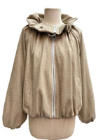 Load image into Gallery viewer, Lightweight jacket in polyester
