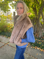Load image into Gallery viewer, Boxy Faux Fur Vest
