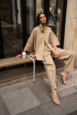 Load image into Gallery viewer, Short trench-style cape jacket, batwing style from Paris
