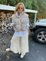 Load image into Gallery viewer, Corduroy Short Puffy Vest
