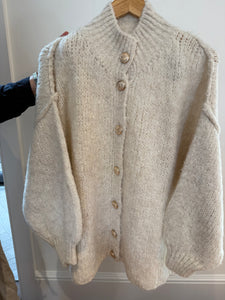 Chunky cardigan with buttons