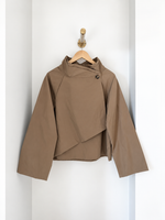 Load image into Gallery viewer, Lightweight jacket with crossed stand-up collar
