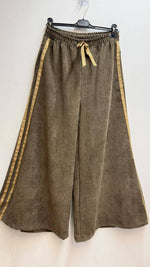 Load image into Gallery viewer, Wide flowing trousers with elasticated waistband
