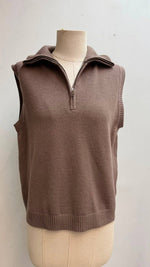 Load image into Gallery viewer, Sleeveless knit pullover with zip-up stand collar
