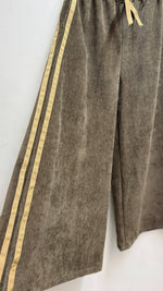 Load image into Gallery viewer, Wide flowing trousers with elasticated waistband

